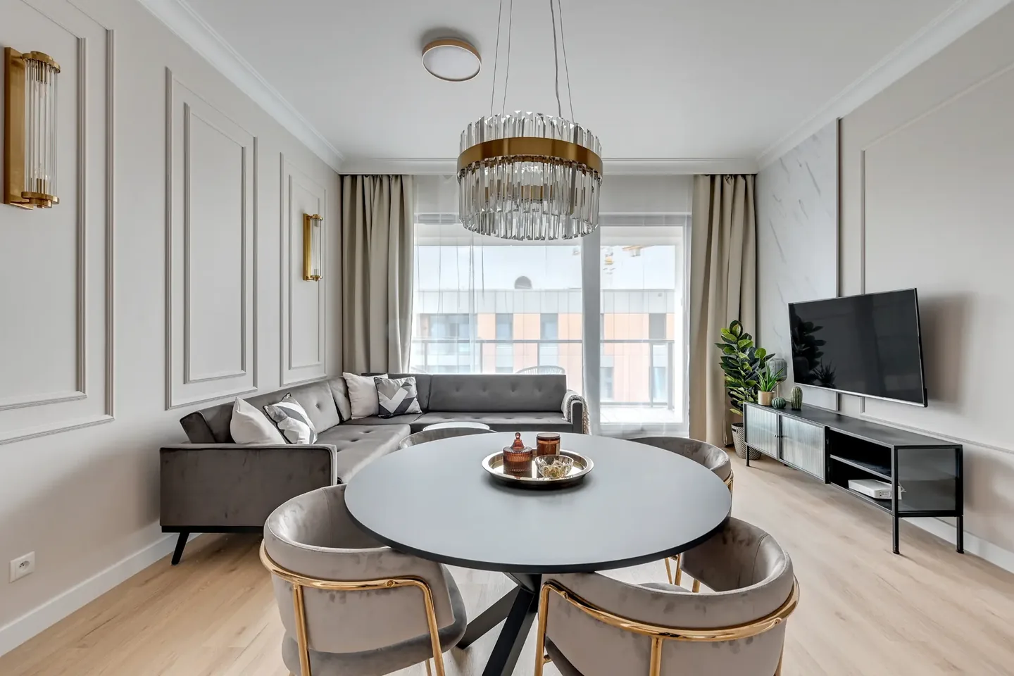 Salon i część jadalna apartamentu w inwestycji Brabank