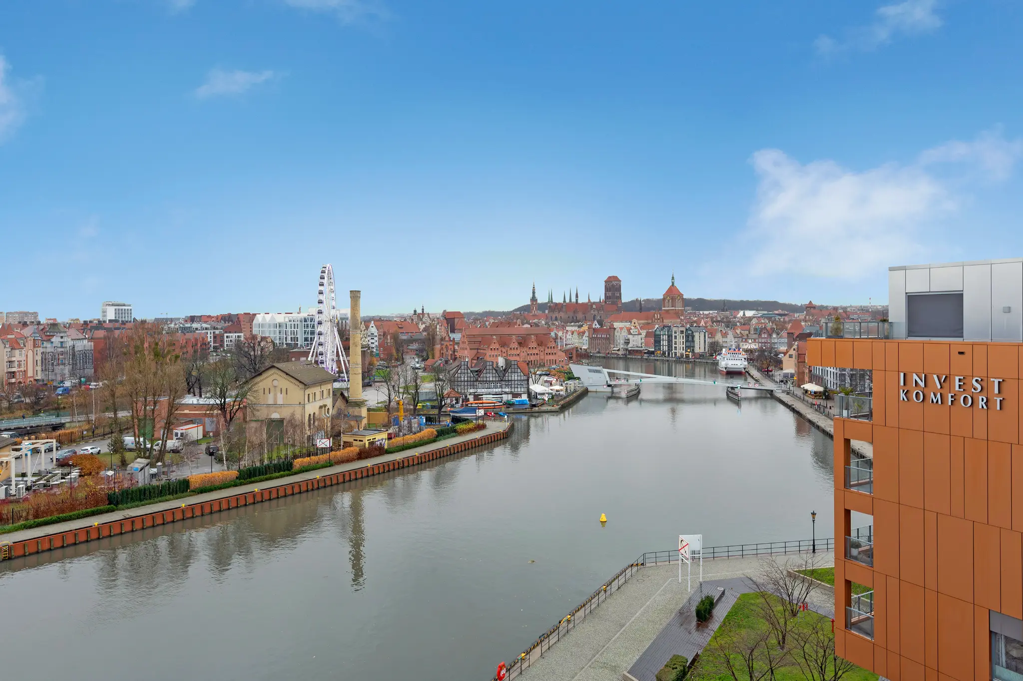 Panorama Motławy i zabudowy po drugiej stronie rzeki — Nadmotławie, Gdańsk