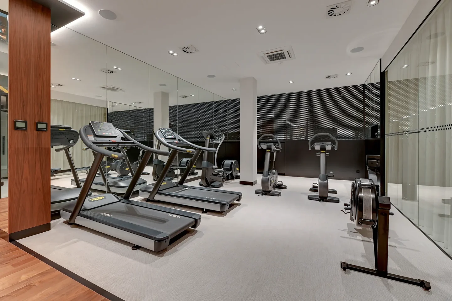 Fitness room in Brabank — a common area, not equipment of a private apartment.